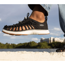 Keen Women's UNEEK O3 Sneaker Sandal